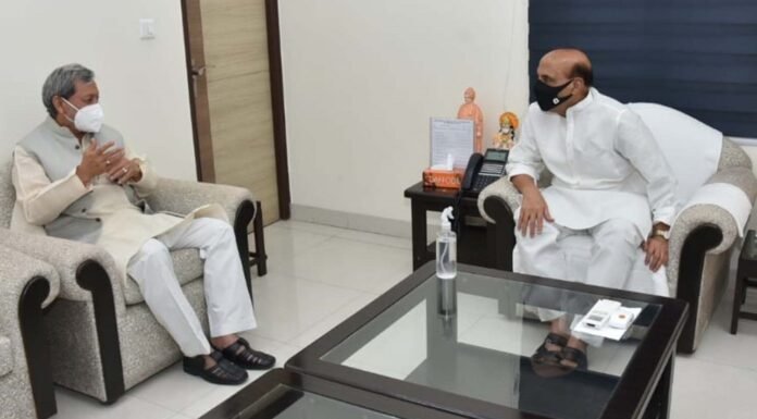 दिल्ली दौरे पर मुख्यमंत्री तीरथ रावत,केंद्रीय रक्षा मंत्री राजनाथ सिंह,जल शक्ति मंत्री गजेन्द्र सिंह शेखावत और चीफ ऑफ डिफेंस स्टाफ बिपिन रावत की मुलाकात