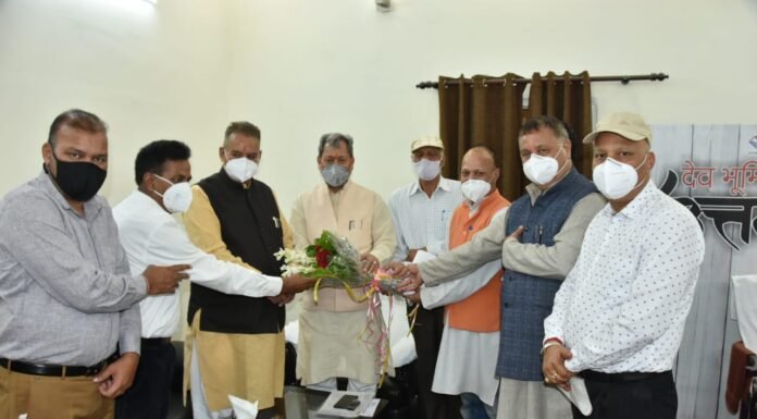 उत्तराखंड में जल्द दूर होंगी पेंशन संबंधी विसंगतियां,सेवानिवृत्त राजकीय पेंशनर संगठन ने कैबिनेट मंत्री गणेश जोशी से की मुलाकात