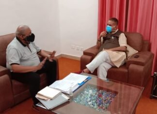 कैबिनेट मंत्री गणेश जोशी से मिल उद्यमी,मंत्री ने कहा-उद्यमियों को हर संभव मद्द एंव सहयोग करने के लिए प्रतिबद्ध है सरकार