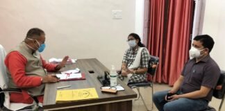 कैबिनेट मंत्री गणेश जोशी ने जलनिगम अधिकारियों से बिष्टगांव सोलर पम्पिंग योजना की जानी प्रगति