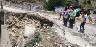 उत्तरकाशी की यमुना घाटी में भारी बारिश का कहर,कई घरों में पड़ी दरारें,खेतों को भारी नुकसान