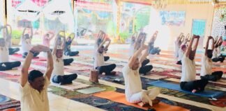 आत्मसंवाद व्यक्तिगत आत्मा का सार्वभौमिक चेतना से मिलन