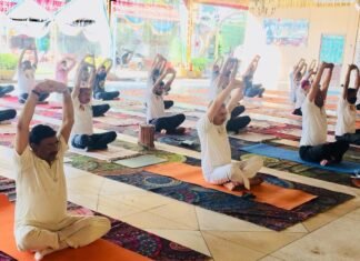 आत्मसंवाद व्यक्तिगत आत्मा का सार्वभौमिक चेतना से मिलन