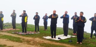 अंतर्राष्ट्रीय योग दिवस पर उत्तराखंड में पहाड़ से लेकर मैदान तक लोगों ने किया योग