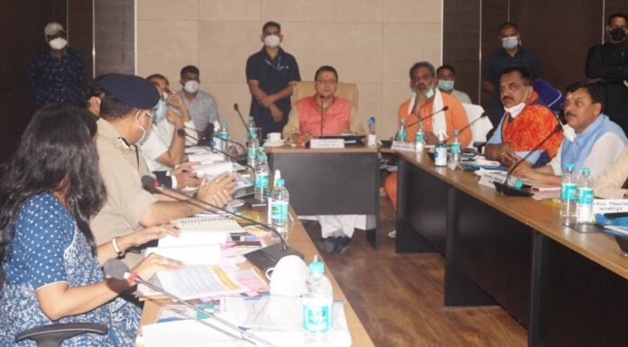 मुख्यमंत्री पुष्कर धामी का अधिकारियों को सख्त निर्देश समस्या जिस स्तर की है,उसे उसी स्तर पर निस्तारित किया जाये