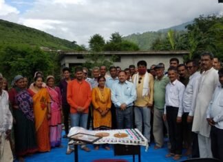 अनुसूचित जाति आयोग के उपाध्यक्ष राज्य मंत्री पी.सी.गोरखा ने बेतालघाट पहुंच लिया विकास कार्यों का जायजा