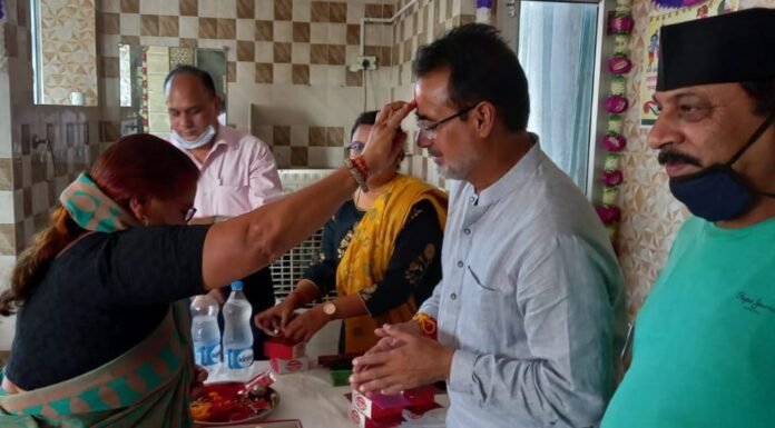 यूकेडी नेता मोहन काला ने रक्षाबंधन पर श्रीकोट में किया जनसंपर्क,बहनों ने राखी बांध कर 2022 में जीत के लिए दी शुभकामनाएं