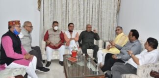 देहरादून की मलिन बस्तियों से अतिक्रमण न हटाये जाने के निर्णय पर विधायकों ने जताया मुख्यमंत्री का आभार