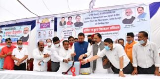 मुख्यमंत्री पुष्कर धामी ने देहरादून में किया कोविड वैक्सीनेशन कैम्प का शुभारंभ किया