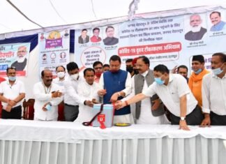 मुख्यमंत्री पुष्कर धामी ने देहरादून में किया कोविड वैक्सीनेशन कैम्प का शुभारंभ किया