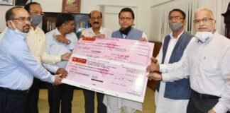 मुख्यमंत्री आपदा राहत कोष में टी.एच.डी.सी.ने प्रदान किया एक करोड़ की धनराशि का चेक