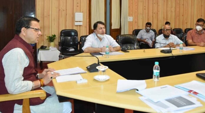 मुख्यमंत्री पुष्कर धामी ने की सूचना विभाग के अधिकारियों के साथ बैठक,कहा जनपद स्तर पर भी सूचना तंत्र को किया जाए और मजबूत