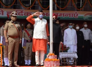 मुख्यमंत्री पुष्कर धामी ने 75 वें स्वतंत्रता दिवस पर किया ध्वजारोहण,भू कानून और देवस्थानम बोर्ड को लेकर की बड़ी घोषणा