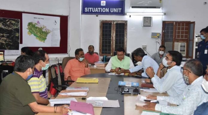 मुख्यमंत्री पुष्कर धामी ने किया आपदा प्रबंधन केन्द्र का निरीक्षण,अधिकारियों के दिए 24 घंटे एलर्ट रहने के निर्देश