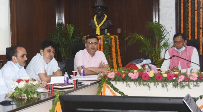 पेयजल मंत्री बिशन सिंह चुफाल ने की जल जीवन मिशन की समीक्षा कहा,6.82 लाख परिवारों को पेयजल संयोजन प्रदान कर चुकी है हमारी सरकार