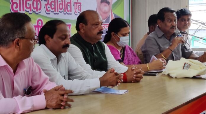 कांग्रेस नेता तिलकराज बेहड़ और दीपिका पांडे ने आगामी विधानसभा चुनाव में जीत को लेकर कार्यकर्ताओं को दिए टिप्स