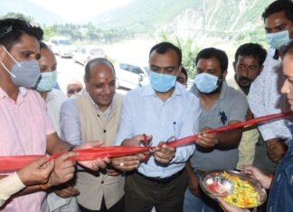 उत्तरकाशीः-चिन्यालीसौड़ में भाजपा के प्रदेश मीडिया प्रभारी मनवीर सिंह चौहान के सहयोग से फ्री कोचिंग सेन्टर की स्थापना