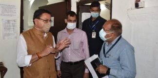 मुख्यमंत्री पुष्कर धामी ने किया देहरादून नगर निगम कार्यालय का औचक निरीक्षण,लोगों की समस्याओं का त्वरित समाधान करने के दिए निर्देश