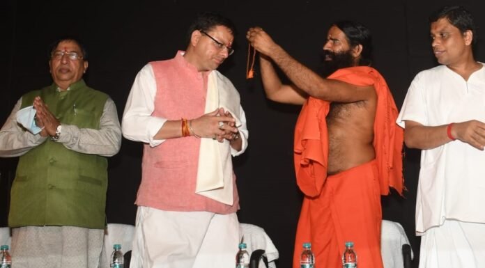 मुख्यमंत्री पुष्कर धामी ने की स्वामी रामदेव से शिष्टाचार भेंट कहा,सब मिलकर उत्तराखण्ड को बनाएंगे देश का आदर्श राज्य