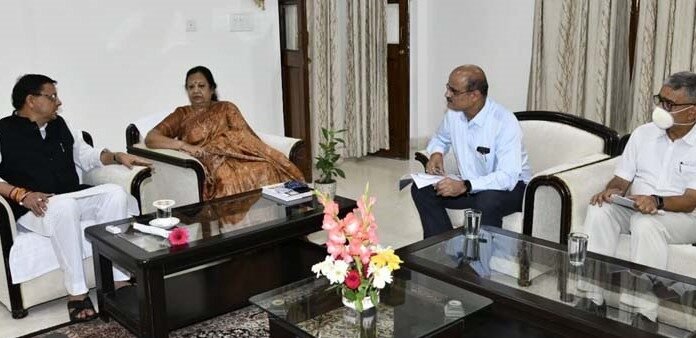 उत्तराखण्ड में भी होगा वन्दे भारत ट्रेन का संचालन,केन्द्रीय रेल एवं टेक्सटाइल राज्य मंत्री दर्शना जरदोश ने दिया आश्वासन