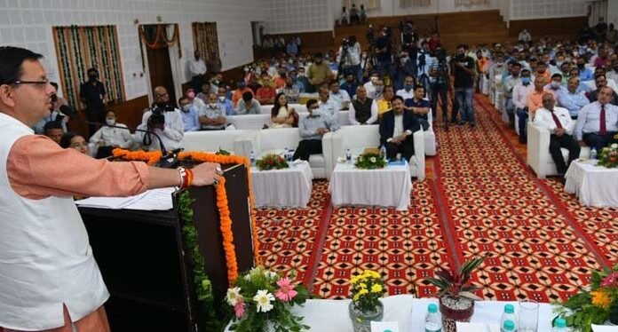 उत्तराखंड में कोविड-19 से प्रभावित परिवहन व्यवसायियों के लिए सरकार ने बढ़ाया मदद का हाथ,सीएम पुष्कर धामी ने किया कोविड राहत पैकेज का शुभारम्भ