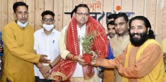 चार धाम तीर्थ पुरोहितों ने सीएम पुष्कर धामी से की भेंट,यात्रा पुनःशुरू करने के लिए मुख्यमंत्री के प्रयासों की की सराहना