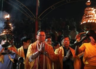 मुख्यमंत्री पुष्कर धामी ने अयोध्या में रामलला और हनुमानगढ़ी के दर्शन कर उत्तराखण्ड राज्य की खुशहाली के लिए की प्रार्थना