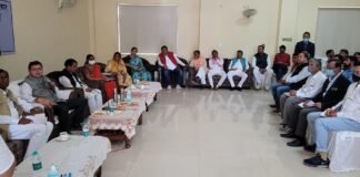 मुख्यमंत्री पुष्कर धामी ने धारचूला पहुंचकर लिया आपदा से हुए नुकसान का जायजा,आपदा प्रभावितों को वितरित किए राहत राशि के चैक