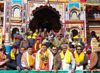 मुख्यमंत्री पुष्कर धामी पहुंचे बद्रीनाथ धाम,भगवान बद्री विशाल की पूजा-अर्चना कर की देश-प्रदेश की सुख समृद्धि कामना