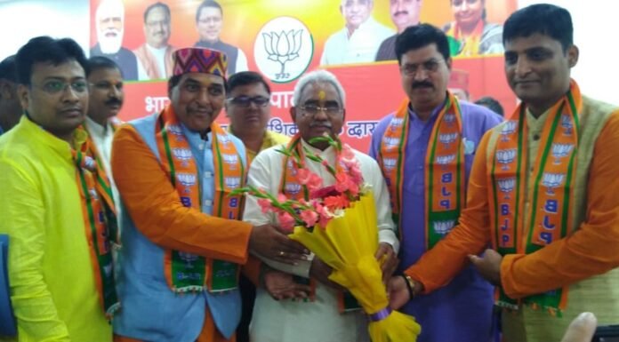 भरोसा फाउंडेशन के संस्थापक अध्यक्ष हेमंत बहुखंडी सहित सैकड़ों लोगों एवं जनप्रतिनिधियों ने थामा भाजपा का दामन