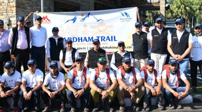 उत्तराखंड-चारधाम के पुराने मार्गों को खोजने निकला 25 सदस्यों का दल,सीएम पुष्कर धामी ने हरी झंडी दिखाकर किया रवाना