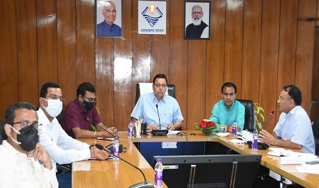 मुख्यमंत्री पुष्कर धामी ने की कोविड-19 एवं डेंगू से बचाव कार्यों की समीक्षा,त्योहारों से पहले प्रभावी व्यवस्था करने के दिए निर्देश