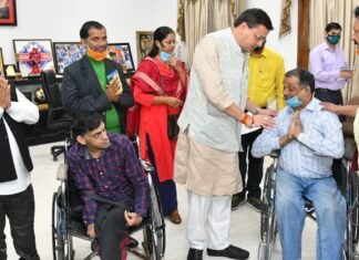 उत्तराखंड दिव्यांग सशक्तिकरण एसोसिएशन के सदस्यों ने सीएम पुष्कर धामी की भेंट,अपनी समस्याओं और एवं मांगों का सौंपा पत्र