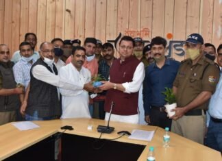 उत्तराखण्ड अधिकारी कार्मिक शिक्षक संघ के पदाधिकारियों ने सीएम पुष्कर धामी से की भेंट,2001 बेच के पुलिस आरक्षियों को 4600 ग्रेड पे की घोषणा के लिए जताया आभार