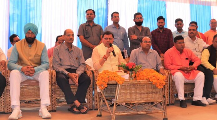 मुख्यमंत्री पुष्कर धामी ने खटीमा में अपने निजी आवास में सुनी आम जनता की समस्याएं कहा-प्रदेश के समग्र विकास के लिए राज्य सरकार द्वारा उठाए जा रहे है अनेक कदम