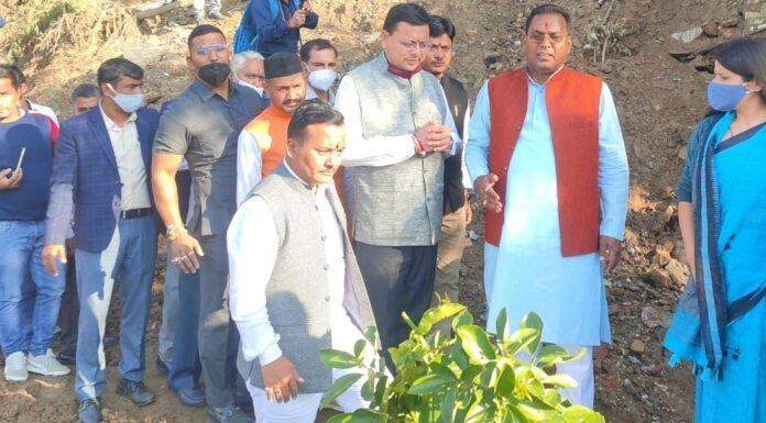 अल्मोडा जनपद में आपदा प्रभावित क्षेत्रों का निरीक्षण कर आपदा प्रभावितो से सीएम धामी ने की मुलाकात,कहा-अतिवृष्टि से हुए नुकसान की भरपाई के लिए प्रदेश सरकार कर रही है हर सम्भव सहायता