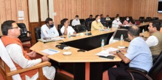 मुख्यमंत्री पुष्कर धामी का अधिकारियों को निर्देश,सीएम हेल्पलाइन पर प्राप्त जन शिकायतों का समाधान समयबद्धता से हो