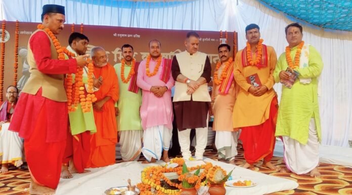 कैबिनेट मंत्री गणेश जोशी ने यमकेश्वर के तल्ला बनास में लौह सिद्ध हनुमान मंदिर की प्राण प्रतिष्ठा,एनडीआरआई के सहयोग से बनी गोमुख डेयरी का किया लोकार्पण