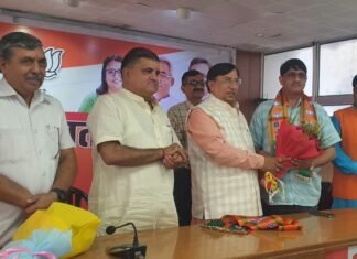 आप के प्रदेश उपाध्यक्ष कपरवान और भीमताल से निर्दलीय विधायक राम सिंह कैड़ा भारतीय जनता पार्टी में हुए शामिल