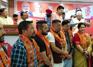 आम आदमी पार्टी के प्रदेश प्रवक्ता के सहित दर्जनों लोगों ने ली भाजपा की सदस्यता