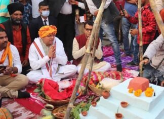 मुख्यमंत्री पुष्कर सिंह धामी खटीमा में खुदागंज,बरी अंजनिया,अमाऊ ओम्कारेश्वर मन्दिर प्रांगण में आयोजित छठ पूजा में हुए शामिल