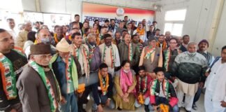 उत्तराखंड-भाजपा के सैकड़ो कार्यकर्ताओं ने थामा कांग्रेस का हाथ,कांग्रेस का दावा,अभी और लोग भी होंगे शामिल