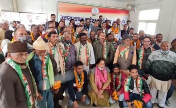 उत्तराखंड-भाजपा के सैकड़ो कार्यकर्ताओं ने थामा कांग्रेस का हाथ,कांग्रेस का दावा,अभी और लोग भी होंगे शामिल
