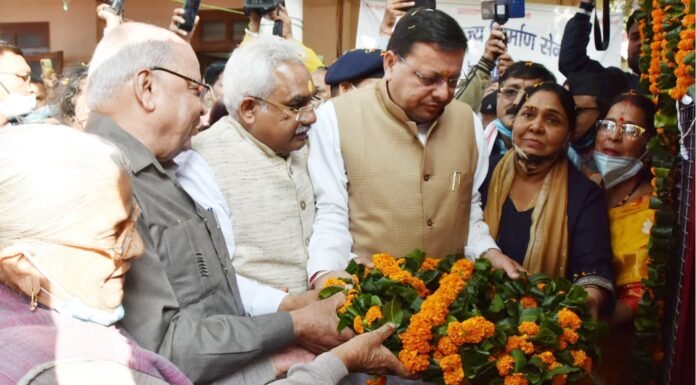 मुख्यमंत्री पुष्कर धामी ने राज्य स्थापना दिवस पर शहीद स्मारक पर शहीद राज्य आंदोलनकारियों को दी श्रद्धांजलि