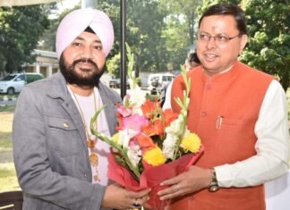 मुख्यमंत्री पुष्कर धामी से मिले गायक दलेर मेहंदी,हेमकुंड साहिब रोपवे निर्माण की योजना के लिये प्रधानमंत्री एवं मुख्यमंत्री का जताया आभार