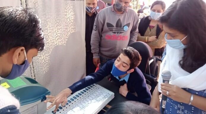 उत्तराखंड में विशेष संक्षिप्त पुनरीक्षण कार्यक्रम के तहत दिव्यांगों के लिए वोटर कार्ड बनाने व मतदाता सूची में पंजीकरण करवाने के लिए विशेष कार्यक्रम किया गया आयोजित
