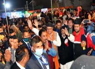 मुख्यमंत्री पुष्कर धामी लाडपुर में आयोजित लोक पर्व इगास-बग्वाल कार्यक्रम में हुए शामिल