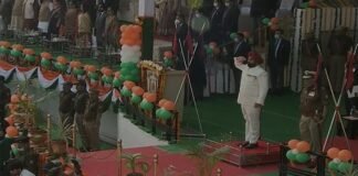 उत्तराखंड-राज्यपाल ने ‘राज्य स्थापना दिवस’ के अवसर पर पुलिस रैतिक परेड की ली सलामी