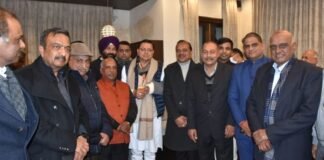 मुख्यमंत्री पुष्कर धामी ने की उद्योग एवं व्यापार से जुड़े लोगों से भेंट,कहा-औद्योगिक क्षेत्रों में किया जायेगा अवस्थापना सुविधाओं का विकास