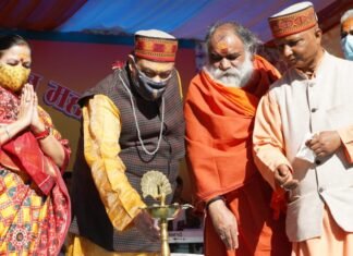 कोटद्वार-श्री सिद्धबली महोत्सव में पहुंचे माताश्री मंगला जी-भोले जी महाराज,गढ़वाली भजन संध्या का दीप प्रज्जवलित कर किया शुभारंभ